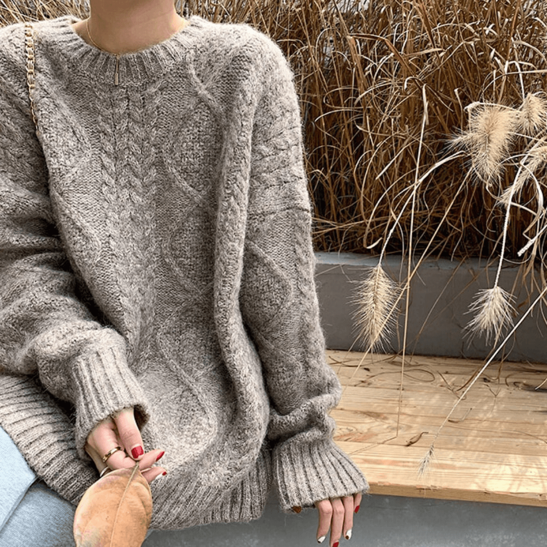 https://www.carmencandela.com/cdn/shop/products/oversized-cable-knit-sweater-3@2x.png?v=1583738580
